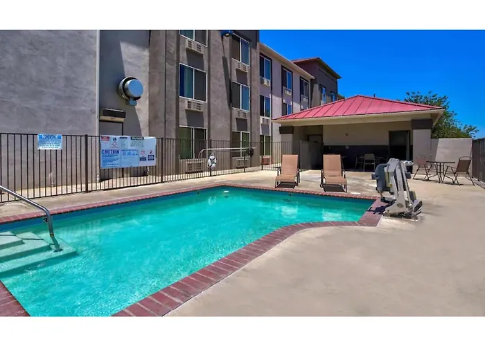 Studio 6 Suites Hesperia, CA West Main Street I 15