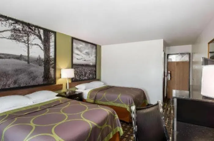 Super 8 By Wyndham Wayne