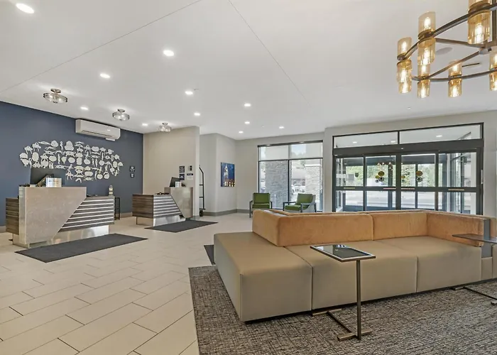 Best Western Plus Marquette Hotel & Suites