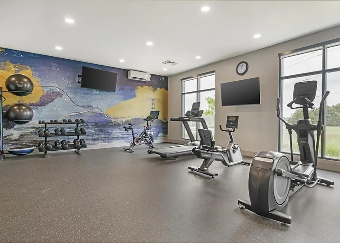 Best Western Plus Marquette Hotel & Suites