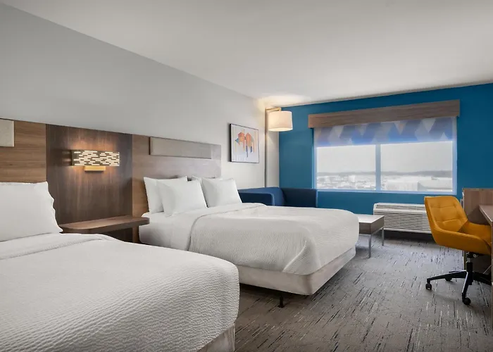 Holiday Inn Express & Suites Muncie Northwest By Ihg