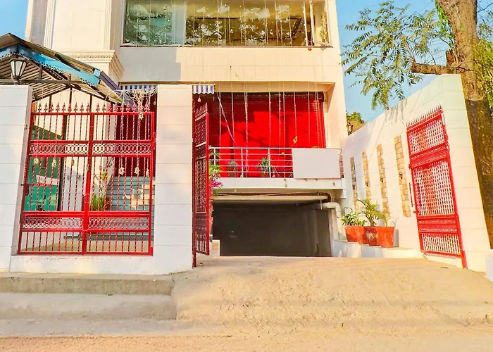 Townhouse Patel Nagar Near Saharanpur Chowk Dehradun Formerly Calista Square
