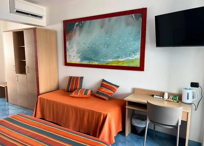Damavi Hotel