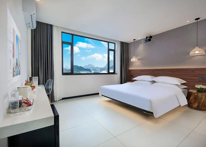 Yangshuo West Street Hotel - Landscape Queen Room - Genting Pool - Surrounded Byyangshuo West Street Hotel - Landscape Queen Room - Genting Pool - Surrounded Byyangshuo West Street Hotel - Landscape Queen Room - Genting Pool - Surrounded Byyangshuo W