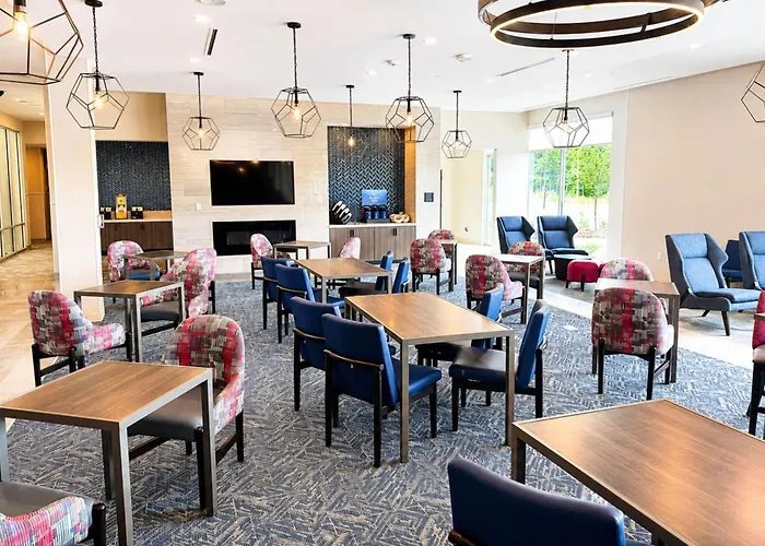 La Quinta Inn & Suites By Wyndham Mebane