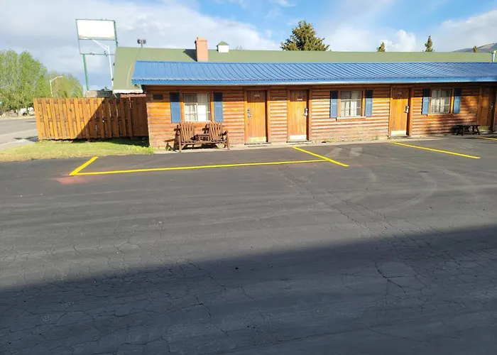 Trails end motel