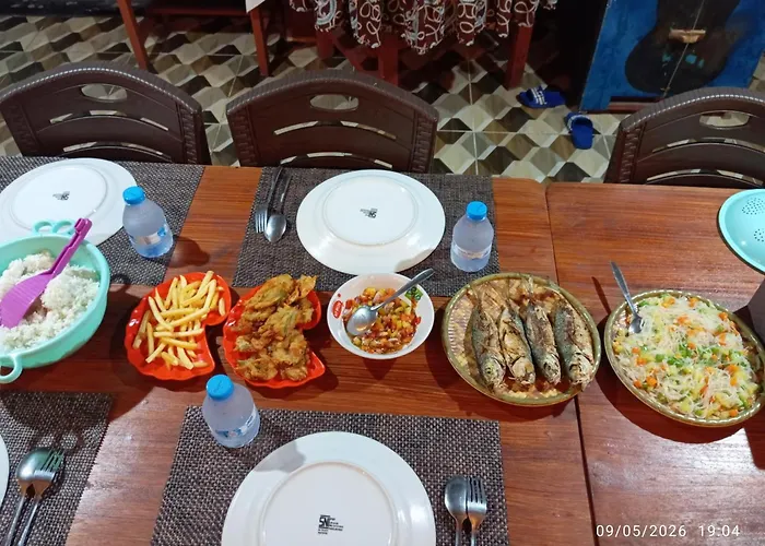 Three Ken Homestay & Cafe