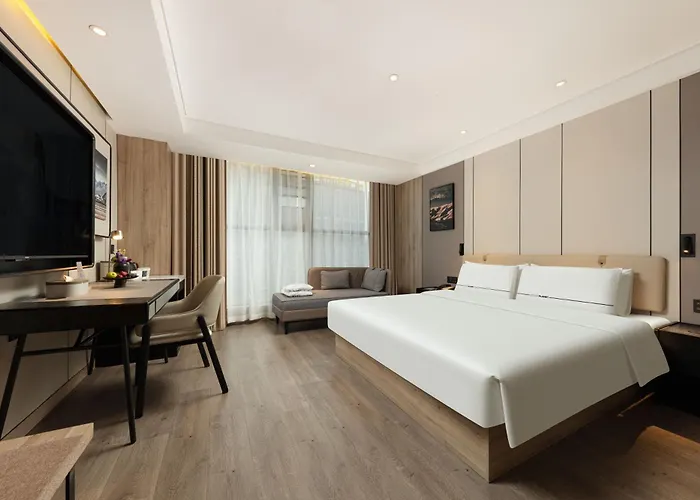 Atour Hotel West Plaza Of Guiyang North Railway Station