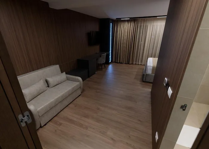 Velura Hotel