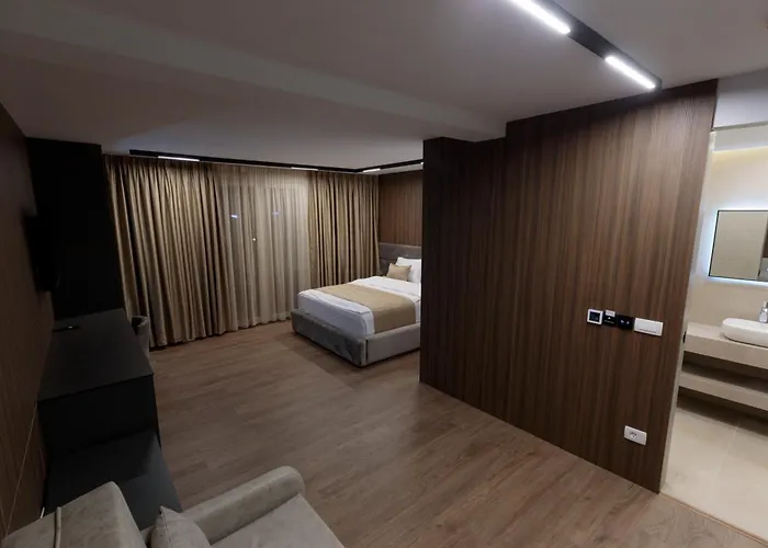 Velura Hotel
