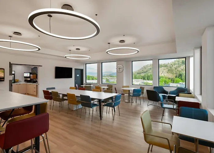 La Quinta Inn & Suites By Wyndham Kelowna Bc