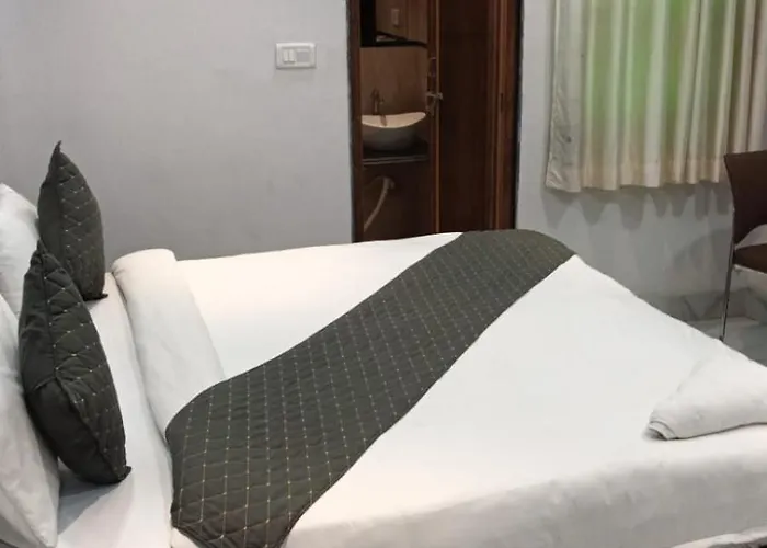 Hotel Prabhawati Palace Near Ghats And Kashi Temple Varanasi