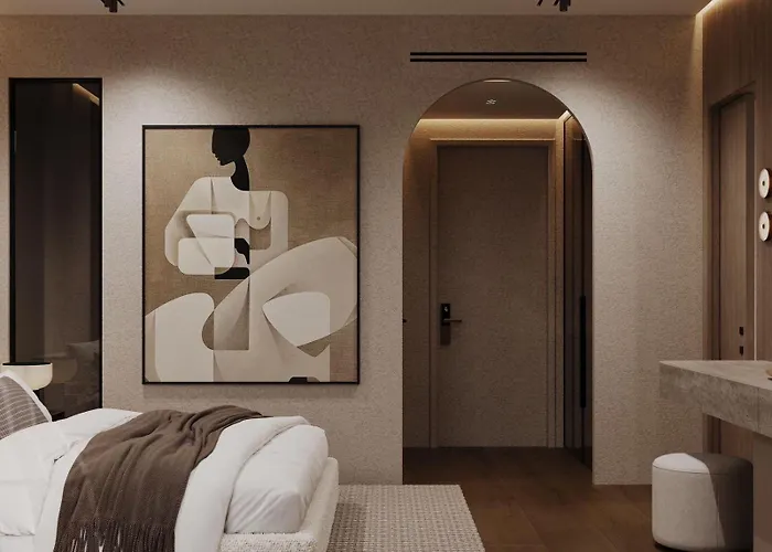 Latyrian Hotel