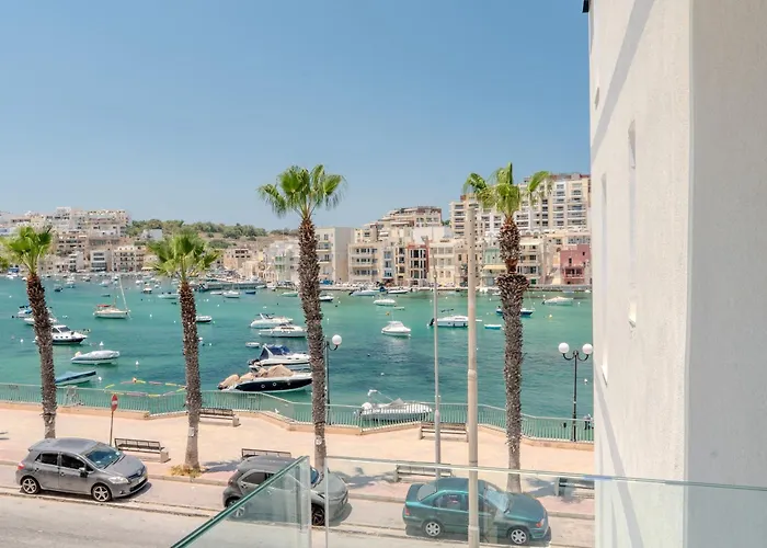 C'Est La Vie Hotel Marsascala