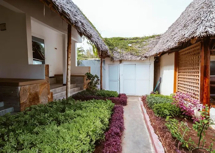 Farashuu Luna Hotel