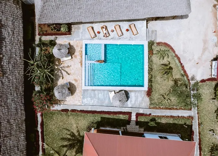 Farashuu Luna Hotel