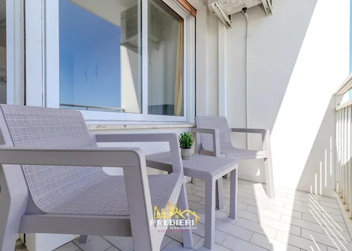 Lido degli Estensi Fronte Mare e Balcone