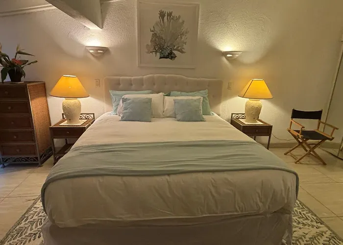 Sapphire Shores At Halcyon Heights 10 Minute Walk To The Beach