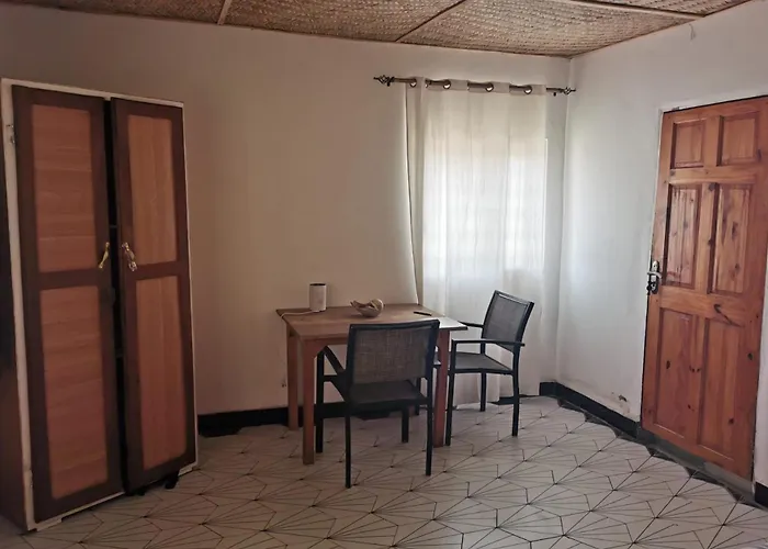 Demba Dou Suites Gardens