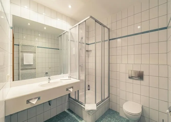 Sunday Hotel Schloss Neustadt Glewe
