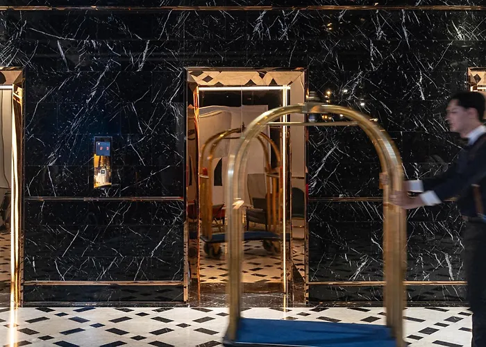 Muu Bangkok, Small Luxury Hotels Of The World