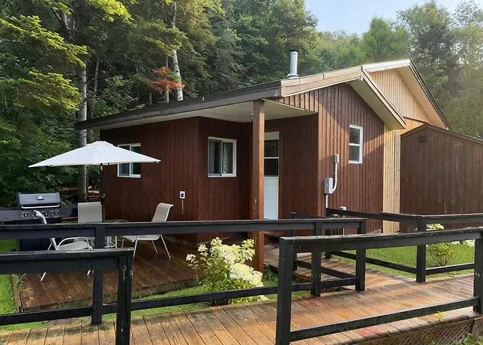 Hotel Le Petit Lac Sainte-Adèle