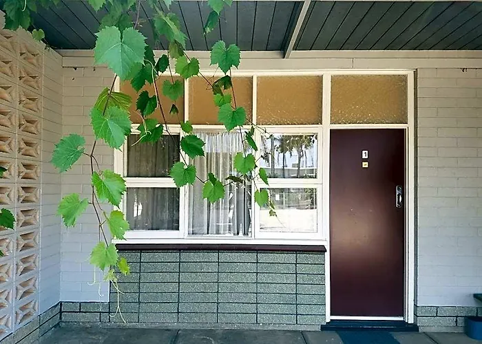Glossop Motel
