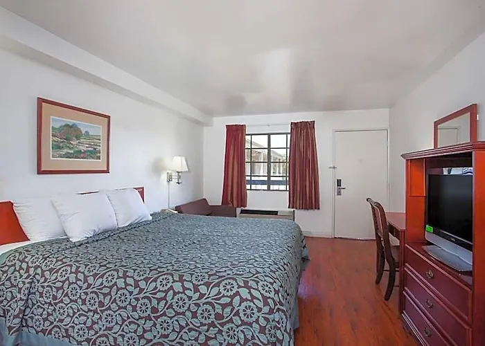 Days Inn By Wyndham Orange Anaheim