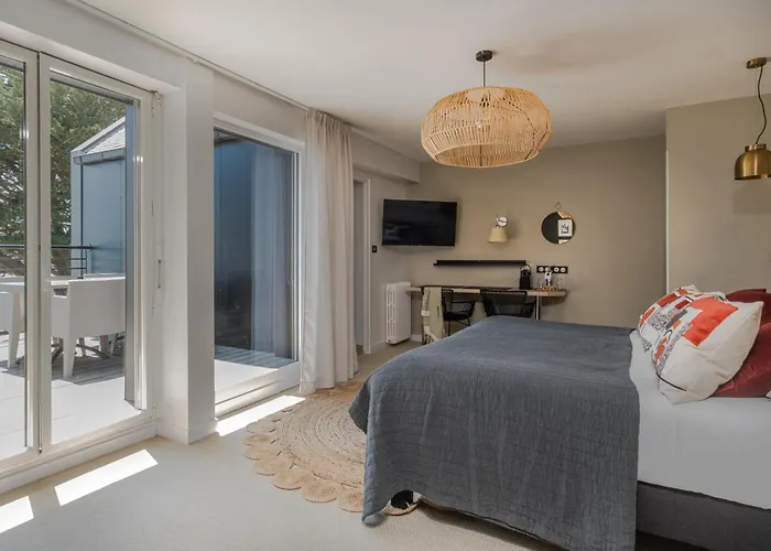 Logis Hotel De La Pointe Du Cap Coz