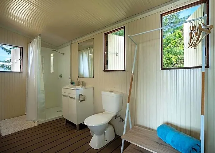 Bremer Island Banubanu Beach Retreat