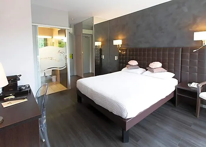 Logis Hotel - Restaurant - Spa - Le Relais De Farrou