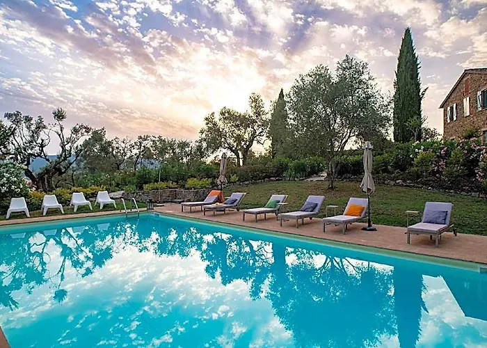 A Luxury Country Villa On The Board Of Umbria And Tuscany With Air Condition