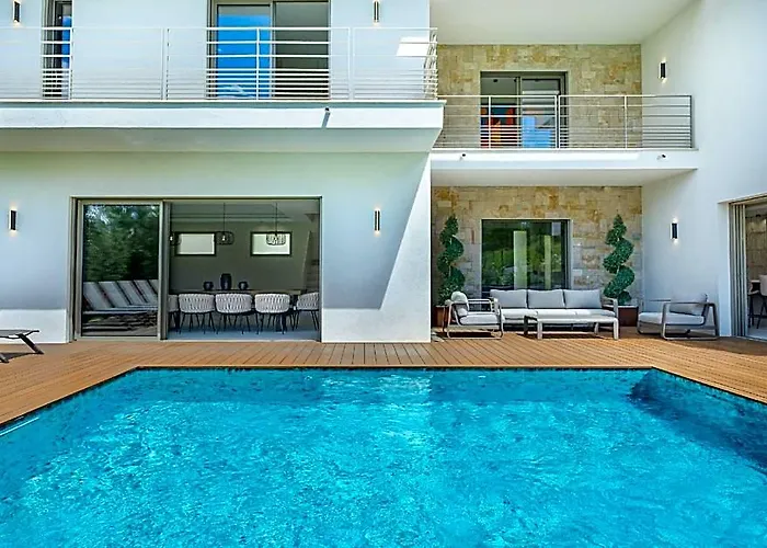 Villa 5 Etoiles - 6 Chambres - Piscine - Calme