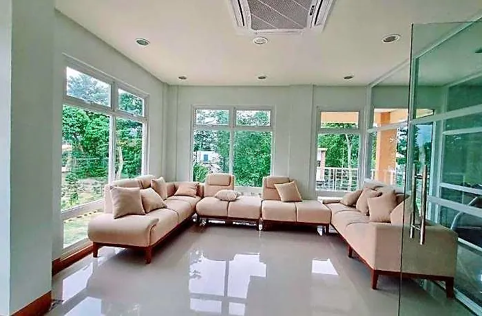 Verdant By Camella Manors Deluxe Queen Room