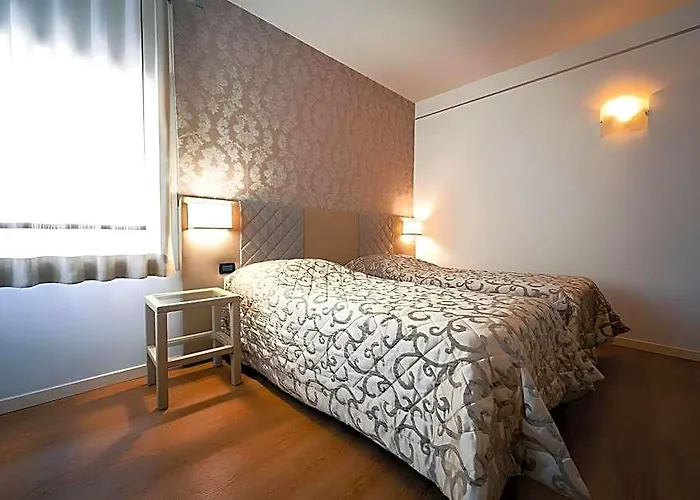 Hotel Enoteca Miramonti