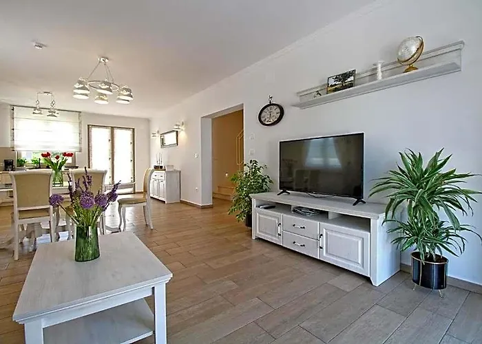 Elegant Villa With Private Pool In Bale