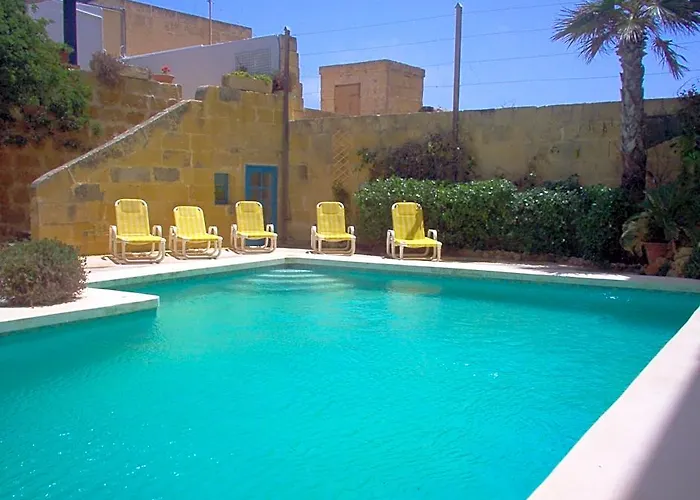 Spacious Comfortable, Traditional Villa- Large Private Pool, Terraces Views