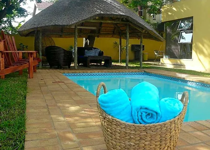 Ezulwini Guest House - Executive Double Room With Pool View, 2 Guests In Balito