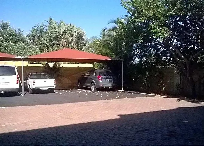 Ezulwini Guest House - Executive Double Room With Pool View, 2 Guests In Balito
