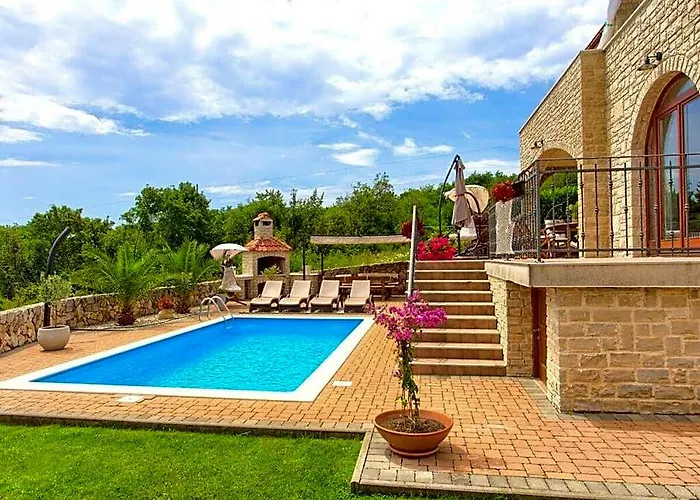 Maya Comfortable Holiday Residence