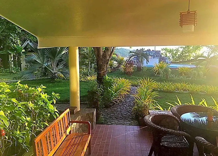 Puesta Del Sol Beach Bungalows And Restobar