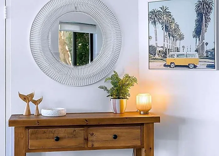 Belmore Palms ~ 2 Min To Surfie, Village & Beach