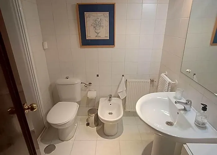 Dormitorio, Sala De Estar Y Bano Privado