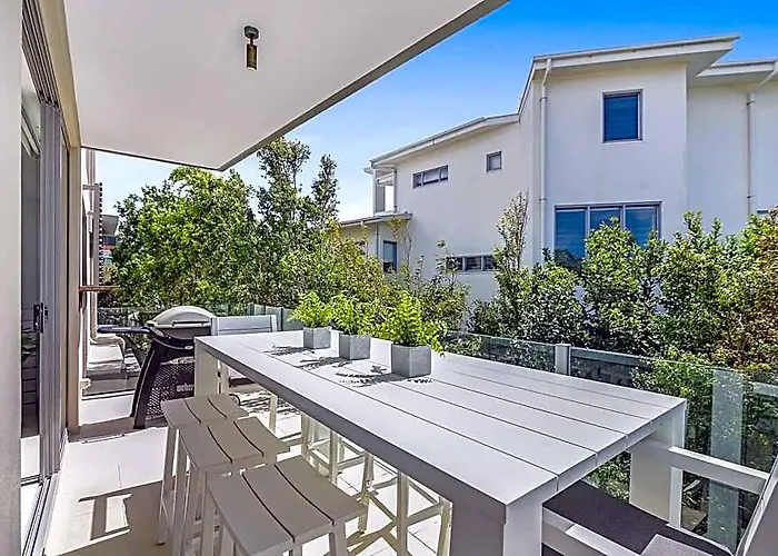 Coastal Chic With Heated Pool, Quiet Location