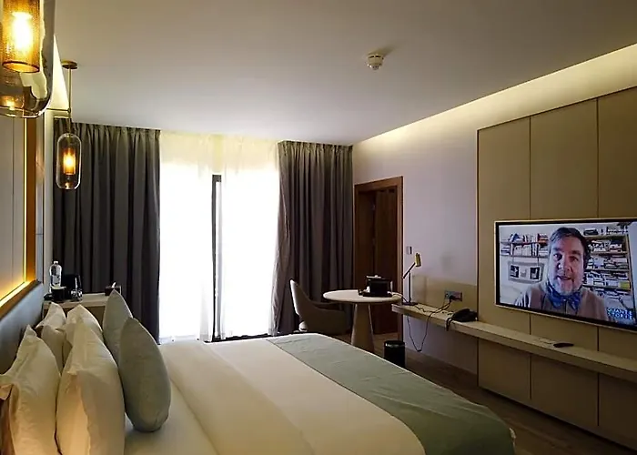 H Luxury Hotel
