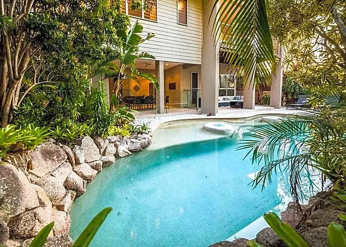 Luxury Family Home, Sunset Views - Heated Pool