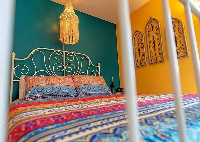 Cardinal Inn Boho Room