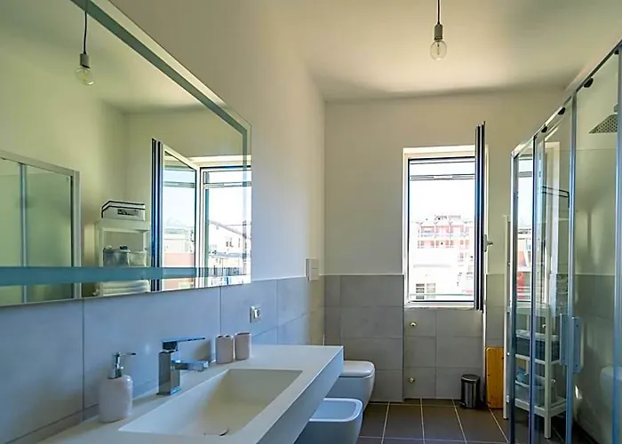 +61 Lounge Apartment