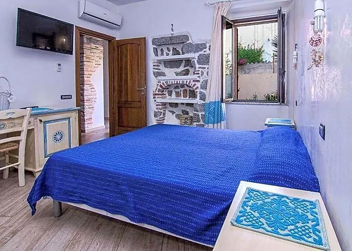 Room Tortoli'