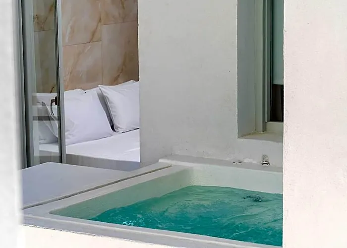 Cycladic Suites & Spa